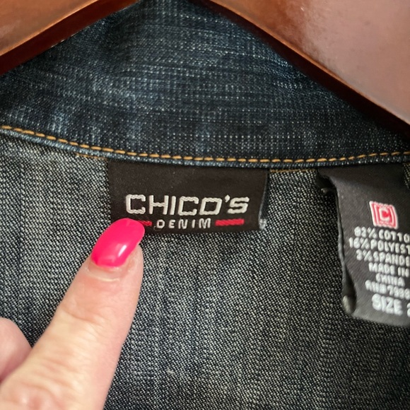Chico’s Denim Rhinestone Jean Jacket with Pockets Women’s size Large - Picture 16 of 16